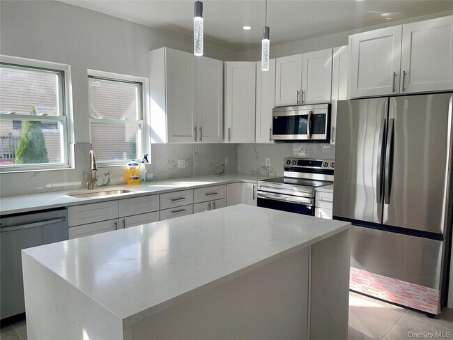 Foto del edificio - 26 Meadowbrook Pl