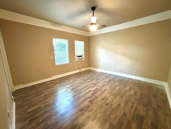 Foto del edificio - 1137 W Ashby Pl