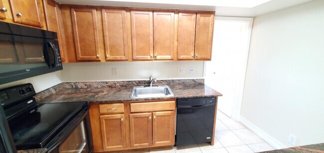 Foto del edificio - 519 SW 1st Ct