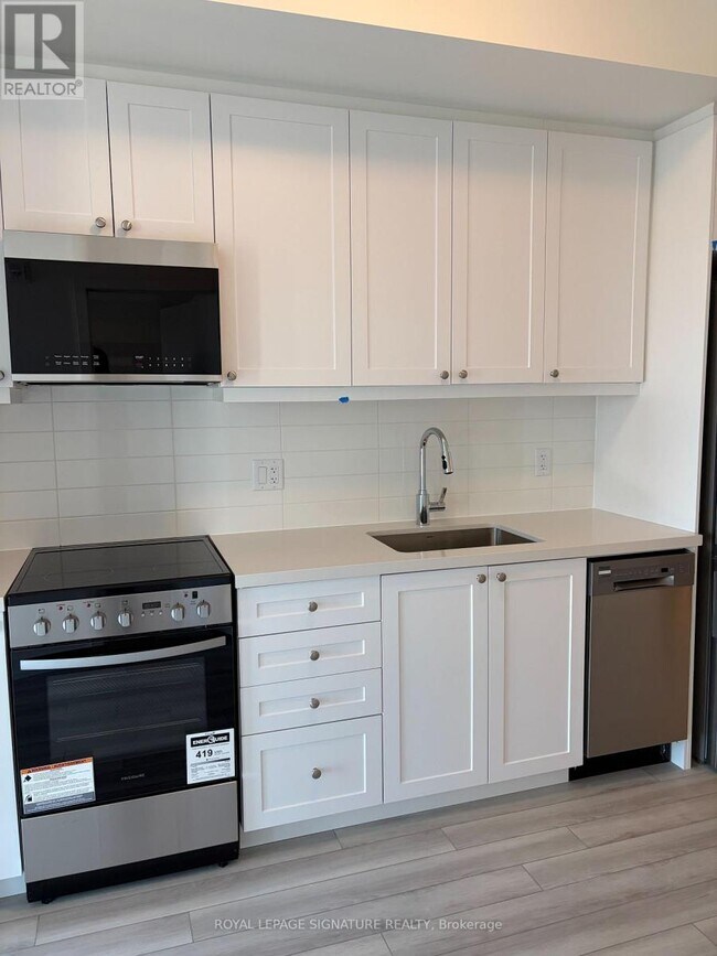 Building Photo - 51 Clarington Blvd