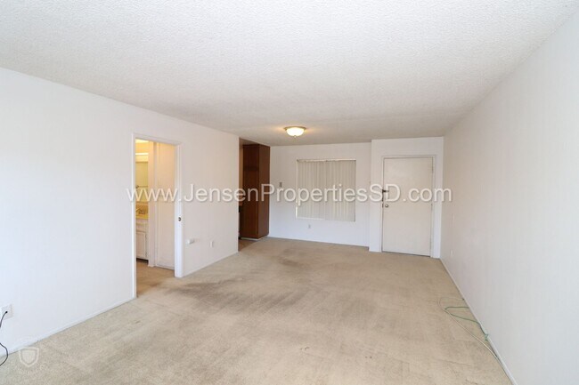 Foto del edificio - 1 Bed, 1 Bath Condo w/ Parking, Utilities, Community Pool