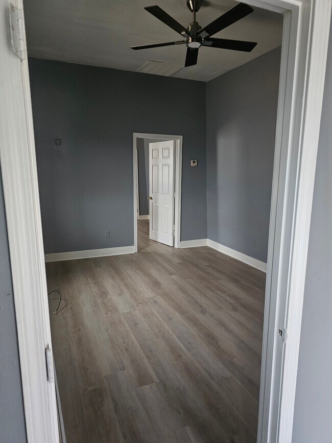 Foto del edificio - 2617 S Johnson St