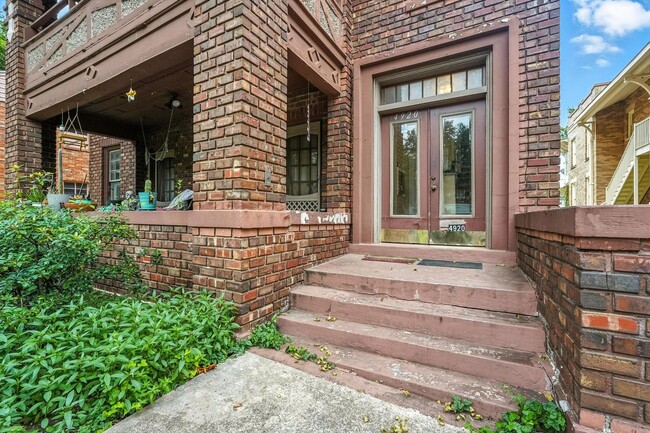 Beautiful 3-Bedroom Triplex in the Munger ... - Beautiful 3-Bedroom Triplex in the Munger ... House