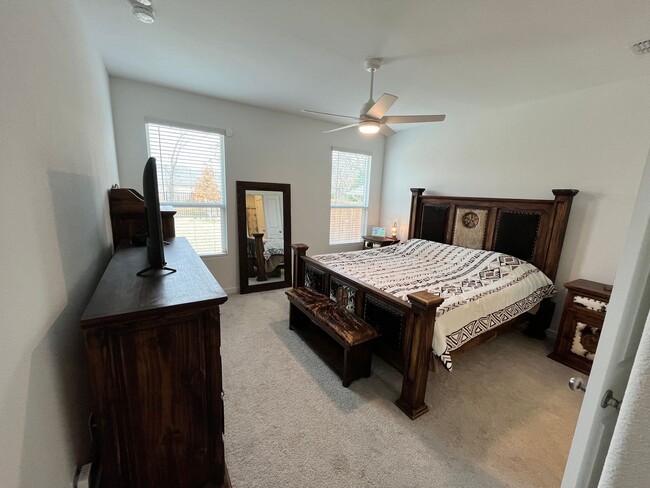 Building Photo - Beautiful Newer 3-2-2 with WOW Yard! May 2026 Move-in!