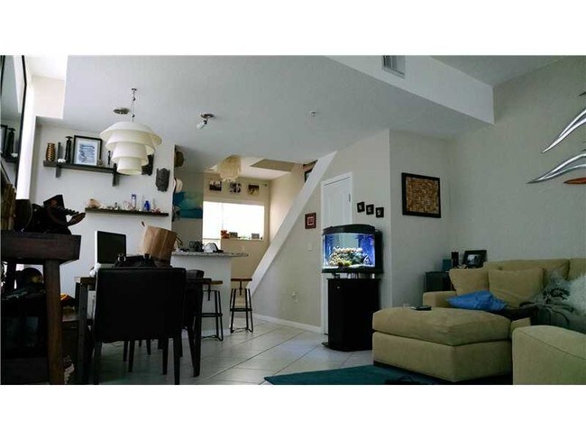 Foto del edificio - 8041 Harding Ave