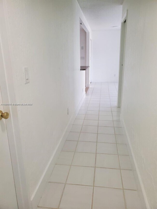 Foto del edificio - 4570 NW 79th Ave