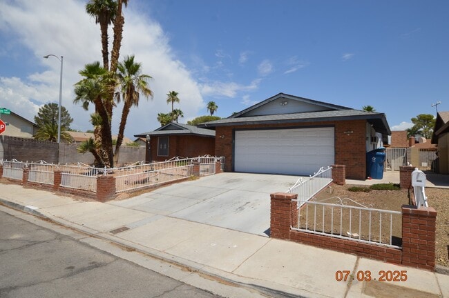 Foto del edificio - 6486 Bullion Blvd