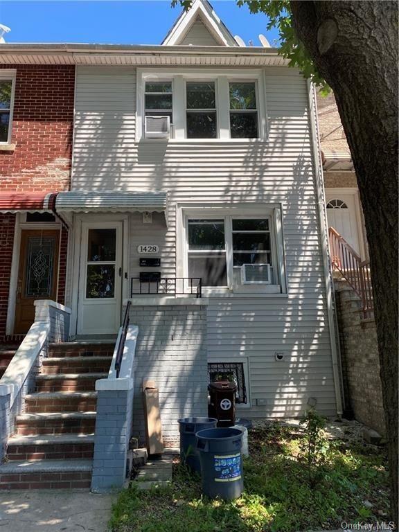 Primary Photo - 1428 Merry Ave