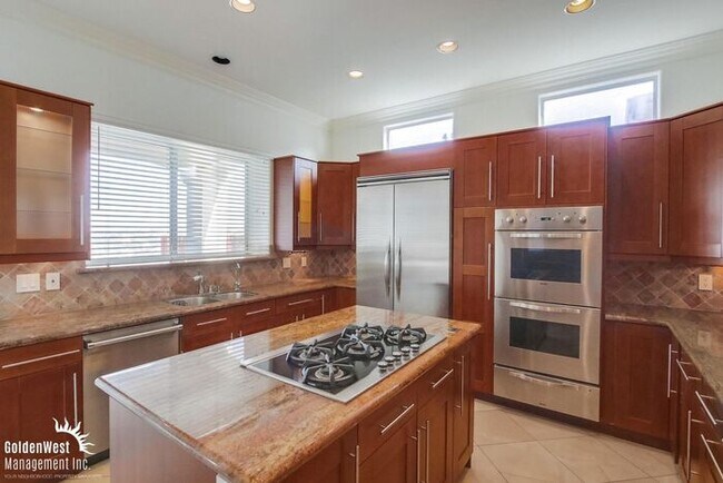 Foto del edificio - Bright & Spacious 4Bdm 3Ba Home in San Diego!