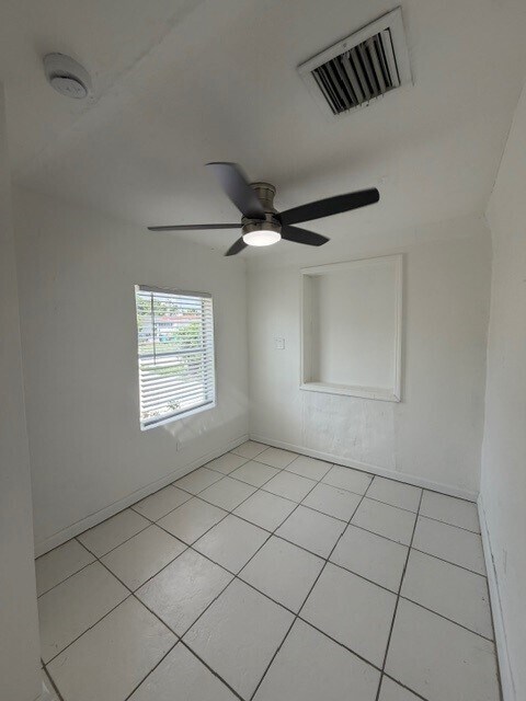 Foto del edificio - 516 Revere Rd