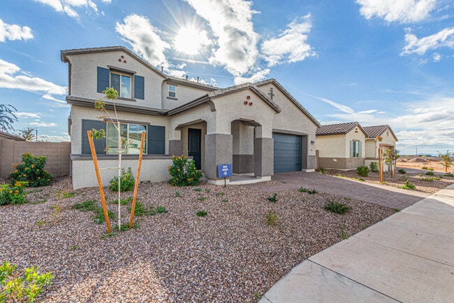 Building Photo - 713 W Longwood Dr