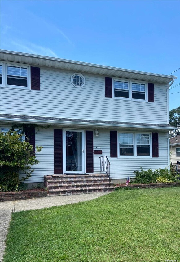 Primary Photo - 410 Litchfield Ave
