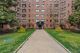 Building Photo - 33 William St