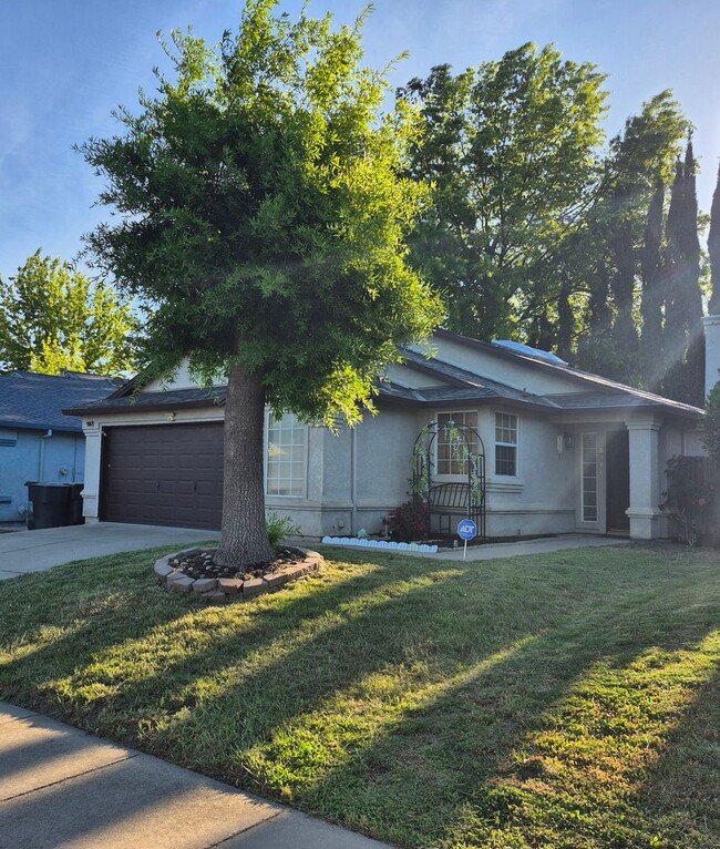 Building Photo - Great 3 Bedroom 2 Bath in Antelope