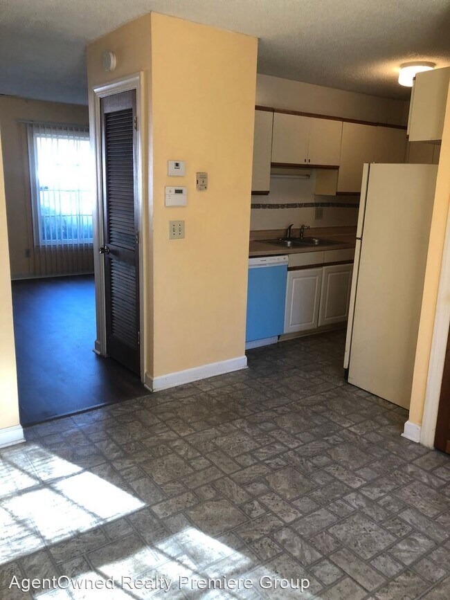 Building Photo - 2 br, 1.5 bath House - 2475 Realm St