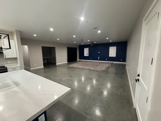 Foto del edificio - 6111 Meisenheimer Ave