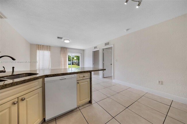 Foto del edificio - 4519 NW 163rd St