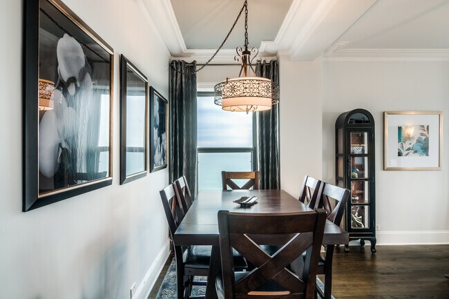 Foto del edificio - 5300 S Shore Dr