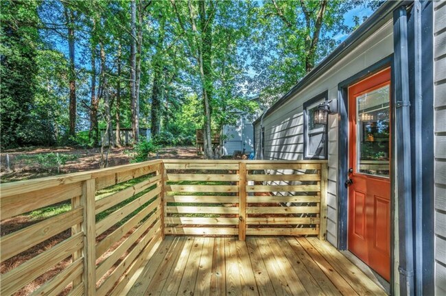 Building Photo - 2157 Dowdell Dr