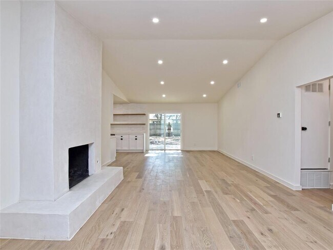 Foto del edificio - 5903 Gateshead Dr