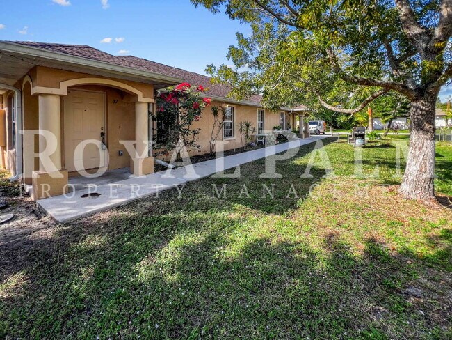 Foto del edificio - 2 Bed, 2 Bath Duplex on First Street – Washer & Dryer Included, Pet-Friendly, Minutes from Downto...