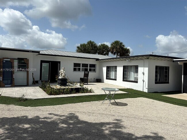 Foto del edificio - 6003 S Indian River Dr