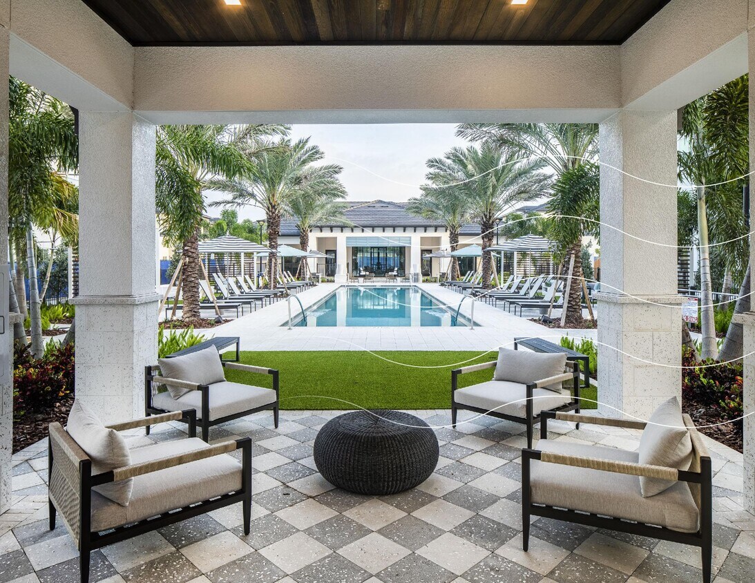 Jefferson Lake Howell Apartments at 1124 Shoreview Cir Casselberry