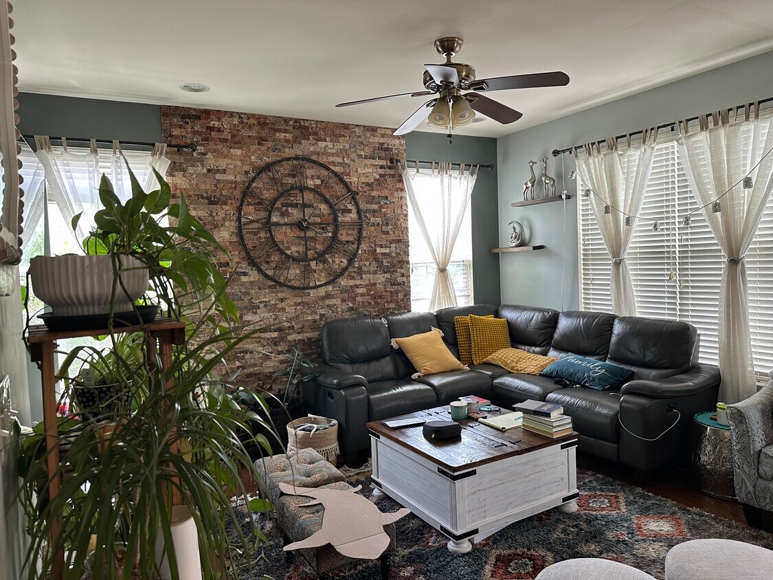 Foto principal - 345 Wagon Wheel Ln