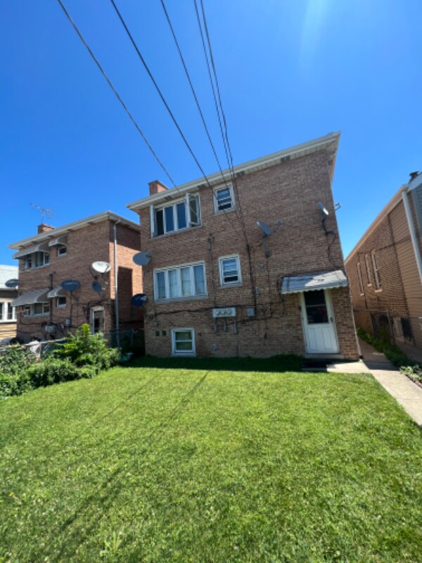 5144 S Kilbourn Ave, Chicago, IL 60632 Room for Rent in Chicago, IL