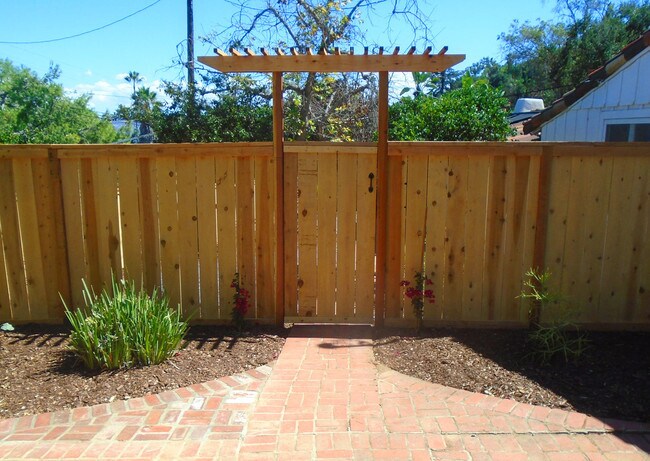 Private entry and gated yard - 9434 Sierra Vista Ave