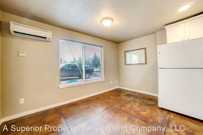 Foto del edificio - 855 NW Ogden Ave