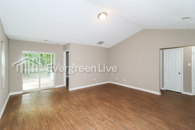 Foto del edificio - 4855 Royal Run Dr