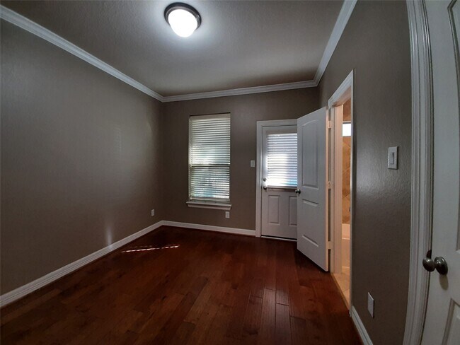 Foto del edificio - 1422 Upland Orchard Dr