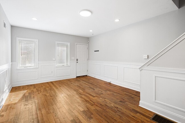 Building Photo - 1609 W Stiles St