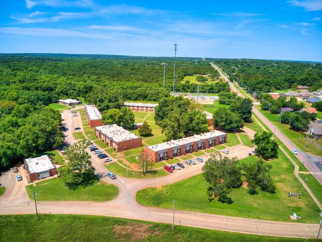 Foto del edificio - Cedar Oaks