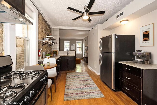 Foto del edificio - 1821 N Wolcott Ave
