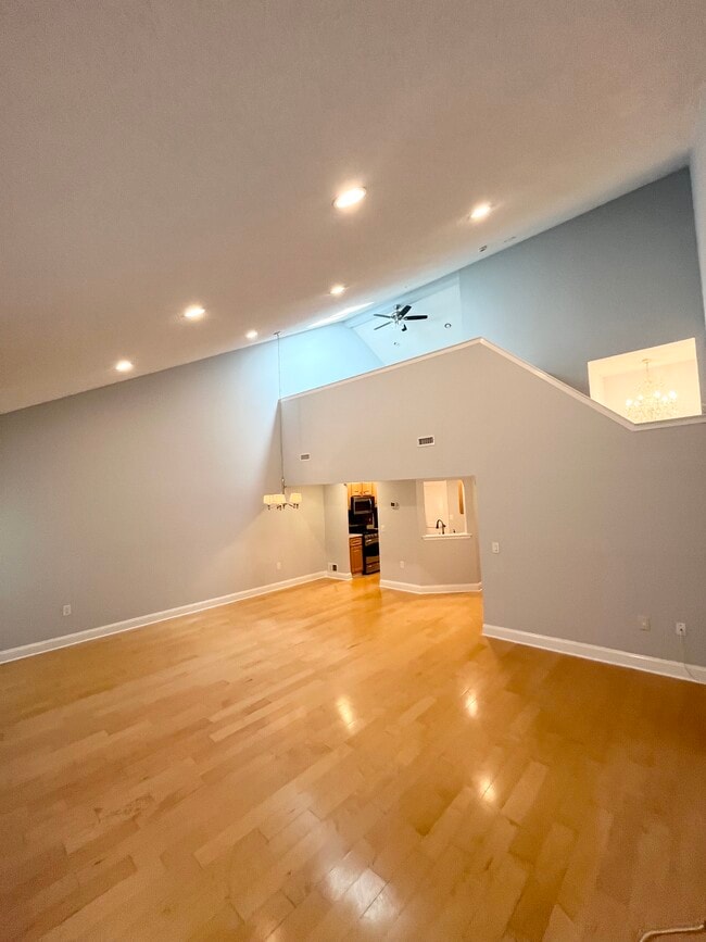 Building Photo - 356 Sunshine Ct