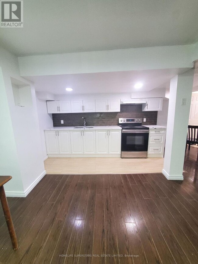 Building Photo - 6096 Windfleet Cres