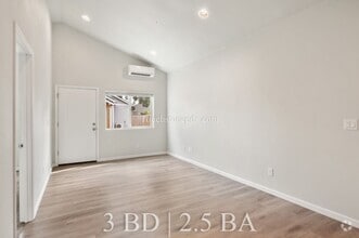 Building Photo - 826 SE 155th Ave