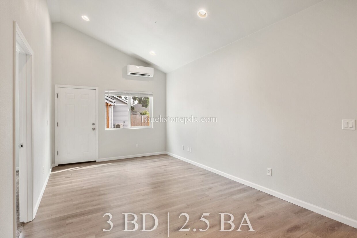 Foto principal - 3BD|1.5BA Home in Park Lane Neighborhood