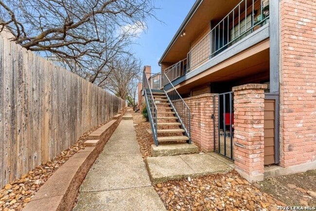 Building Photo - 4803 Hamilton Wolfe