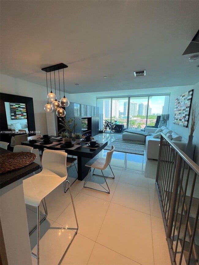 Foto del edificio - 2950 NE 188th St