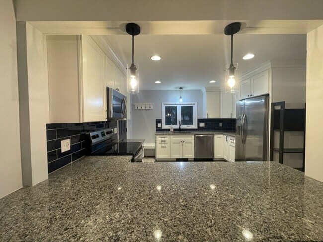 Building Photo - Beautiful Single Family Home