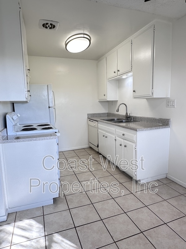 Foto del edificio - 1810 Broadway St