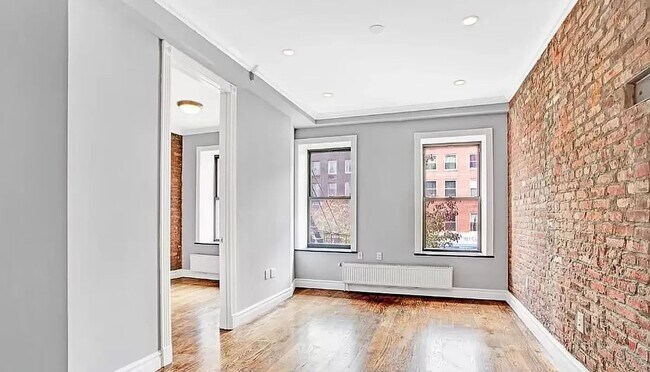 Foto del edificio - 204 E 13th St