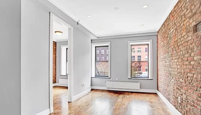 Foto del edificio - 204 E 13th St