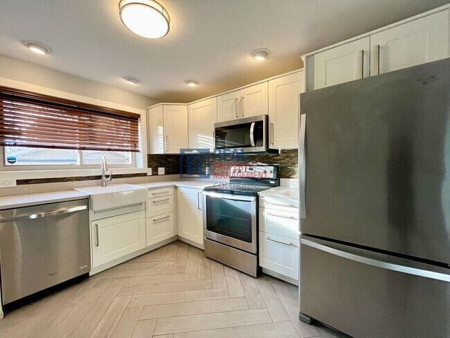 Foto del edificio - 561.5 S Ogden St