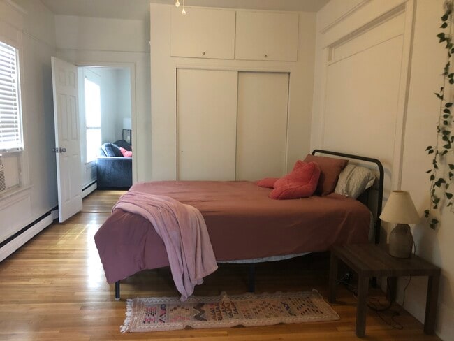 Bedroom - 1304 W Kiowa St