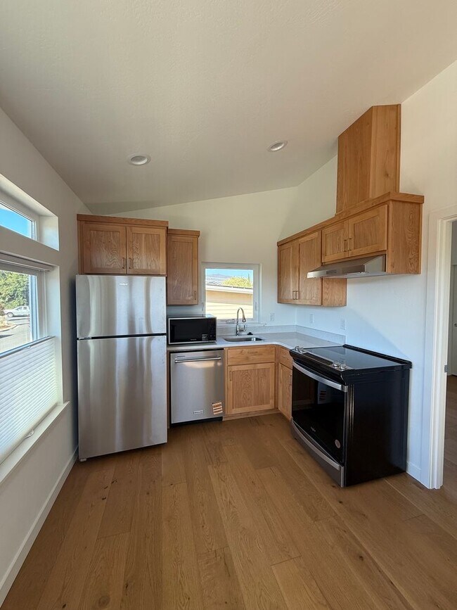 Foto del edificio - New Apartment in Central Ashland Location ...