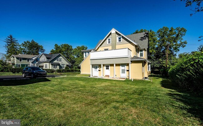 Foto del edificio - 472 W King St